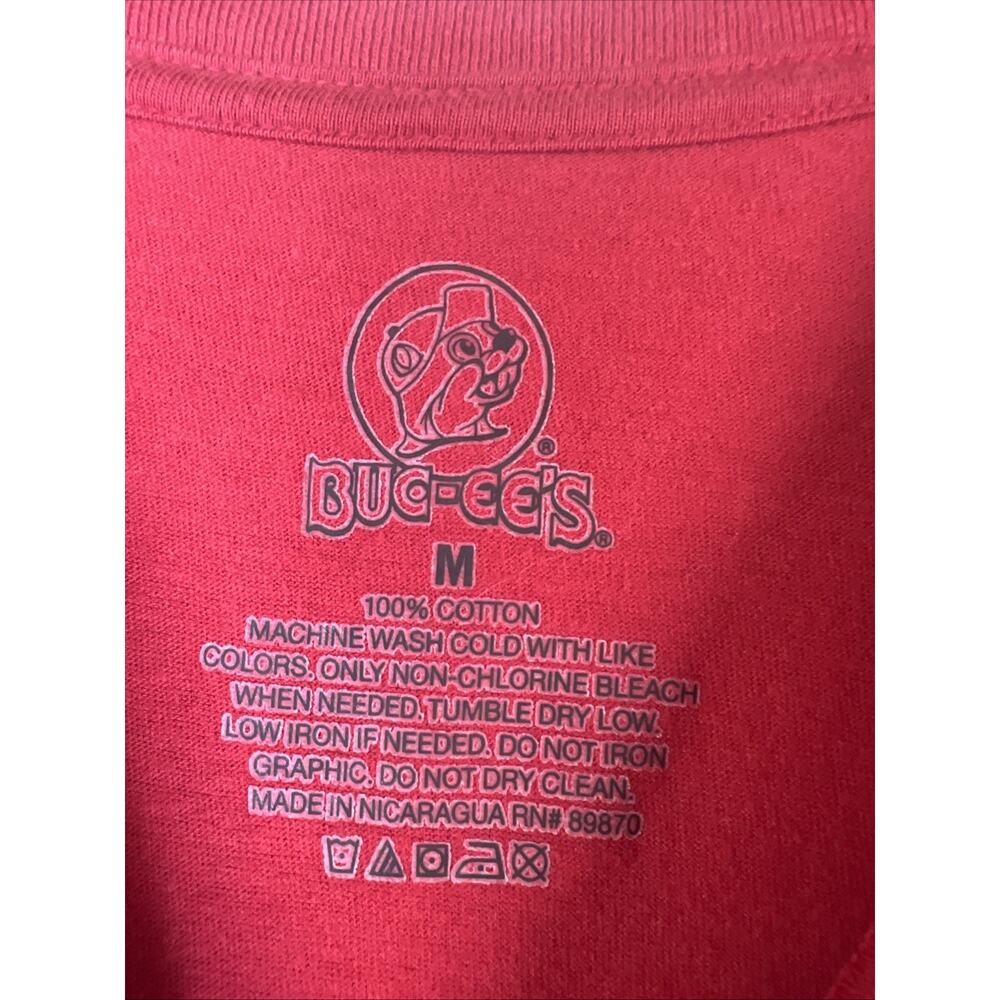 Buc-ees Shirt Mens medium Christmas Red Short Sleeve Beginning look Tee bucees - Picture 3 of 7